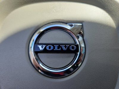2022 Volvo XC60 Momentum